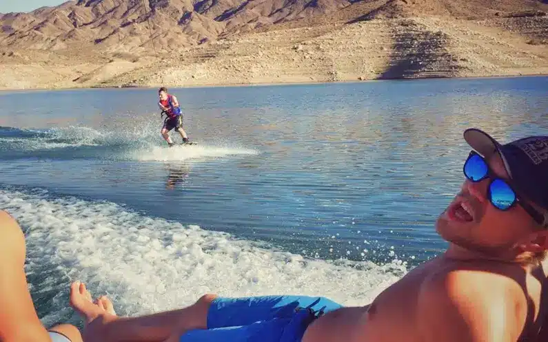 B2B water ski